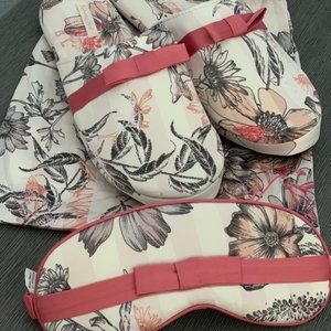 Victoria's Secret - 3-PIECE DELUX SLIPPERS & EYEMASK SET (M)